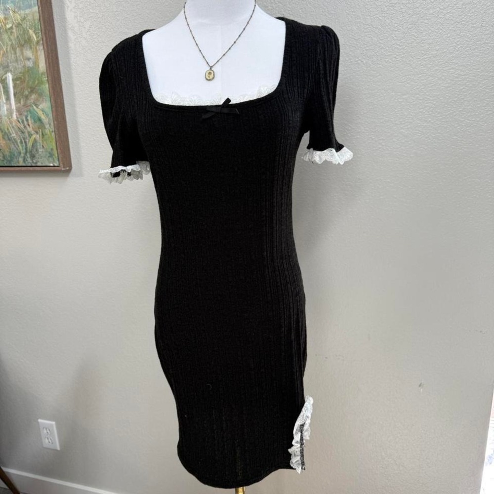 Black Knit Mini Dress w/ Lace Trim – Size M